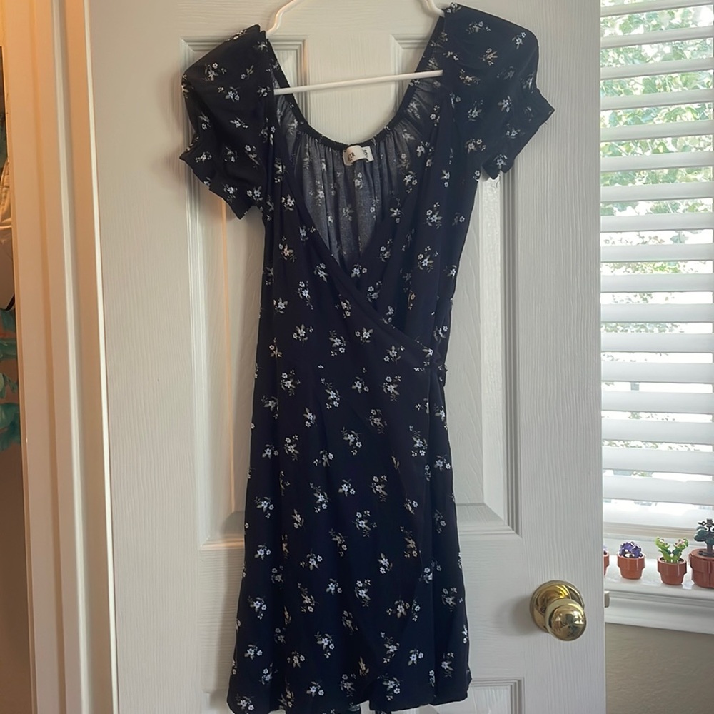 Hollister girls short flower wrap dress